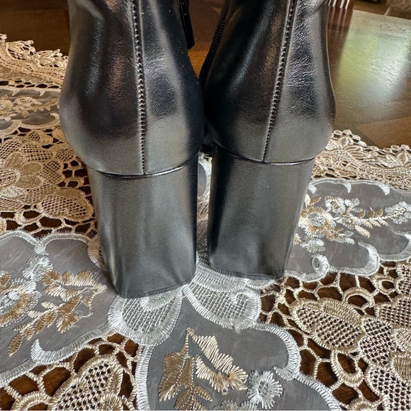 Stradivarius high heel boots NWOB - Picture 7 of 8